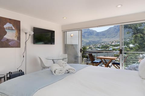 Balcony/Terrace, Bedroom, Mountain view
