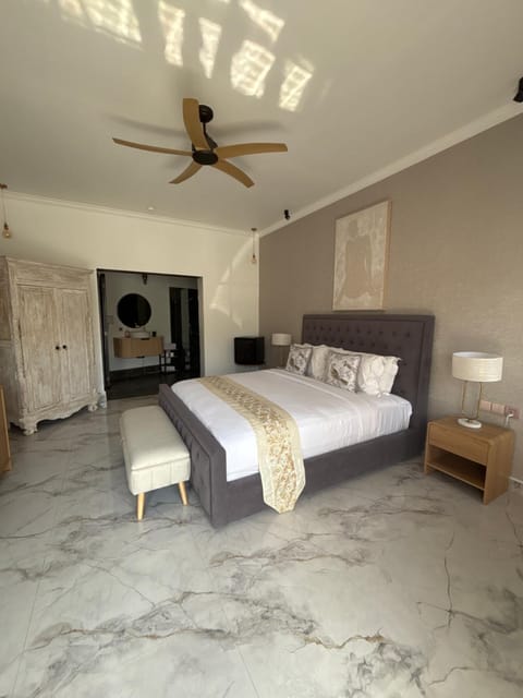 Keramas Moonlight Villa Hotel in Blahbatuh