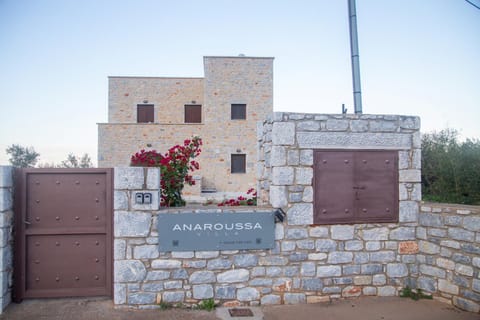 Property building, Day, Landmark view