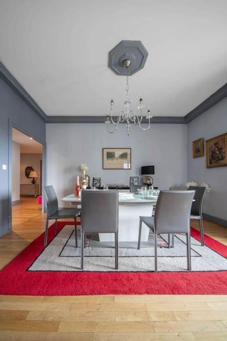 L'ANTHRACITE - Proche Opéra & Centre-ville Apartment in Auvergne-Rhône-Alpes