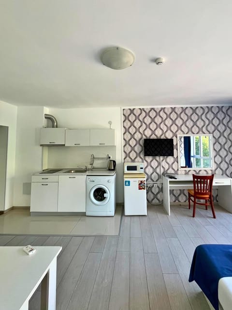 TV and multimedia, Kitchen or kitchenette, heating, stove, washing machine