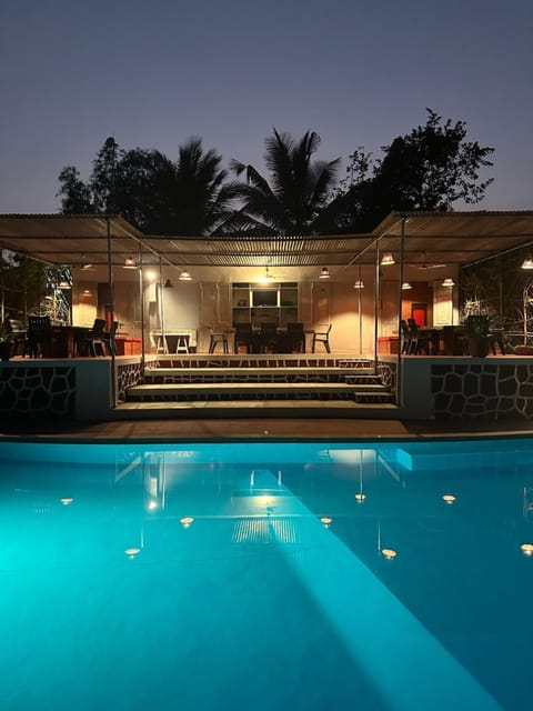 Swimming pool, Swimming pool