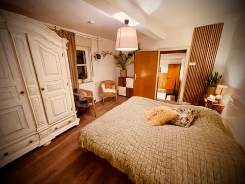 Bed, Photo of the whole room, Bedroom, wardrobe