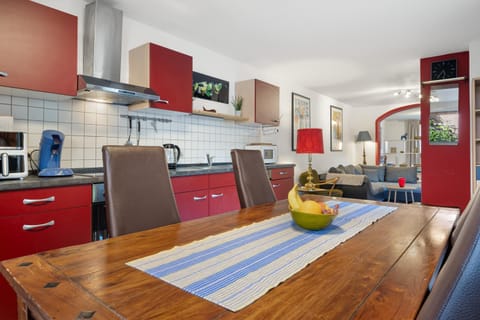 Property building, Kitchen or kitchenette, Living room