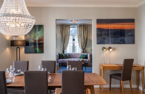 Living room, Seating area, Dining area