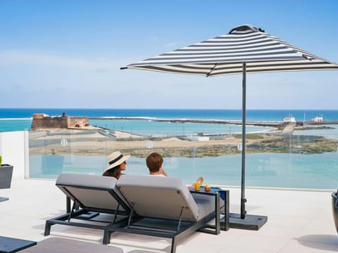 Property building, Summer, Balcony/Terrace, City view, Sea view, sunbed