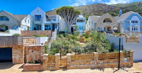 Property building, Garden, Garden view