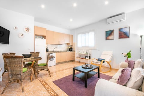 TV and multimedia, Living room, Photo of the whole room, Dining area, washing machine, kitchen, air conditioner