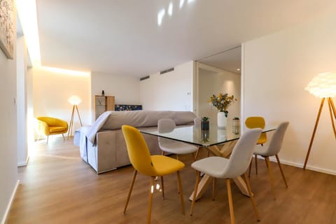 Living room, Seating area, Dining area