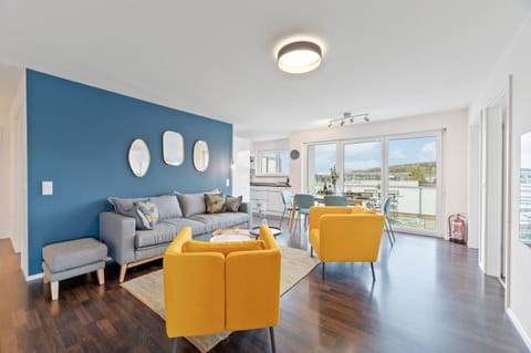 Living room, Seating area, Dining area