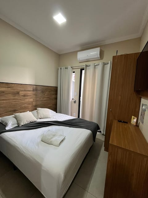 TV and multimedia, Bedroom, air conditioner