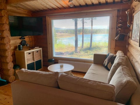Kaupinmaja, Ylläs, Äkäslompolo, Lapland - Log Cabin with Lake and Fell Scenery Cabin in Norrbotten County, Sweden