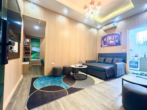 TV and multimedia, Living room, Seating area, air conditioner