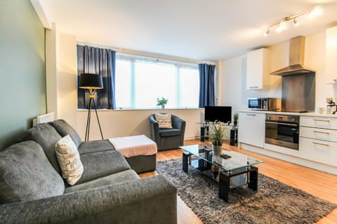 Sleek & Stylish Modern Apartment in City Centre House in Nottingham