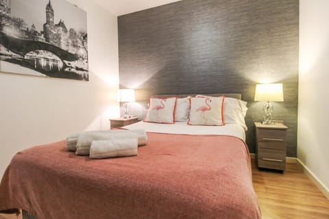 Sleek & Stylish Modern Apartment in City Centre House in Nottingham