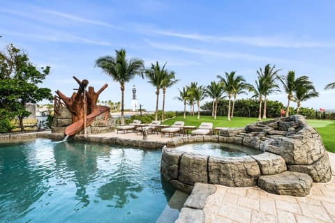 Day, Natural landscape, Pool view, Swimming pool