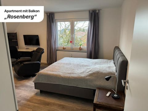 Bed, TV and multimedia, Bedroom