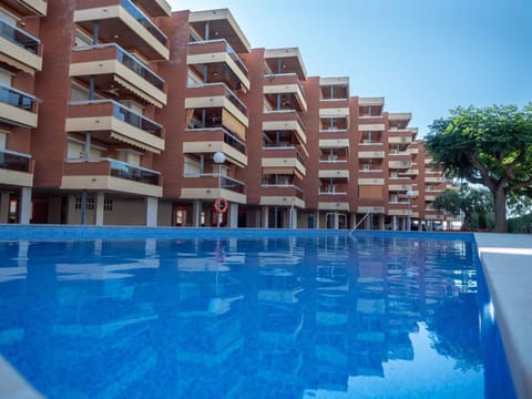 Property building, Summer, Swimming pool