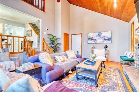 Antler Ridge: 3BDR w Hot Tub & Game Room House in Tunkhannock Township