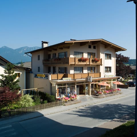 Property building, Facade/entrance