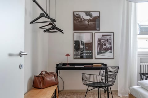 Photo of the whole room, Seating area, Bedroom