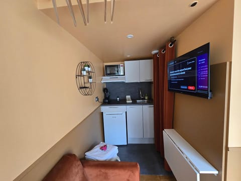 1G- Studio tout equipé proche de la scène musicale Apartment in Issy-les-Moulineaux