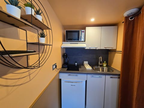 1G- Studio tout equipé proche de la scène musicale Apartment in Issy-les-Moulineaux