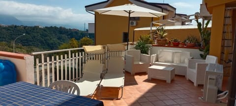 Balcony/Terrace, Mountain view