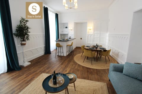 Living room, Seating area, Dining area, kitchen