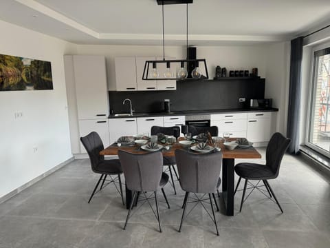 Coffee/tea facilities, Kitchen or kitchenette, Seating area, Dining area, minibar, pet friendly, stove