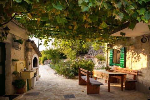 BBQ facilities, Garden, Balcony/Terrace