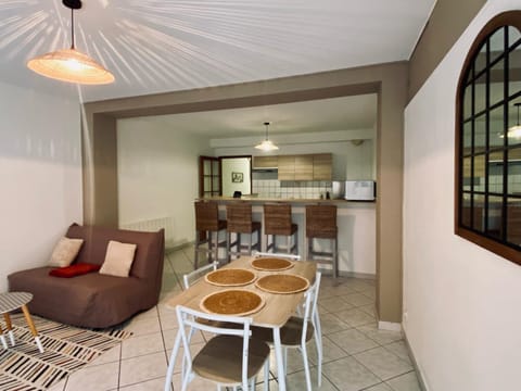 Appartement au centre-ville avec cour Apartment in Langres