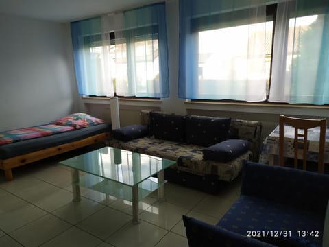 Bed, Living room, Photo of the whole room, Bedroom