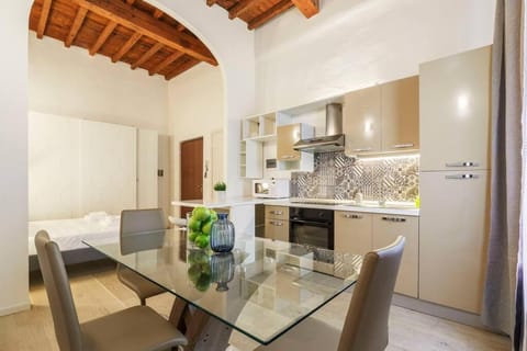Kitchen or kitchenette, Living room, Seating area, Dining area, minibar, pet friendly, stove