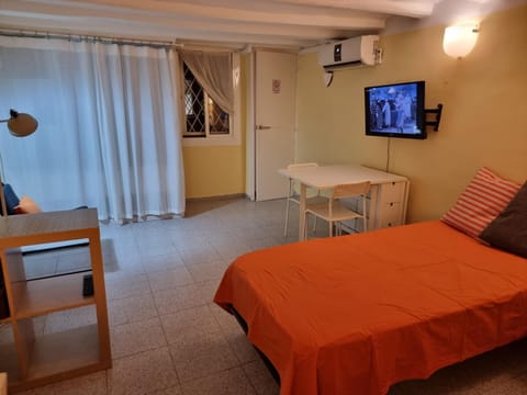 Apart 2 beds 1 sofabed downtown 31 nigths min Barcelona Apartment in Barcelona
