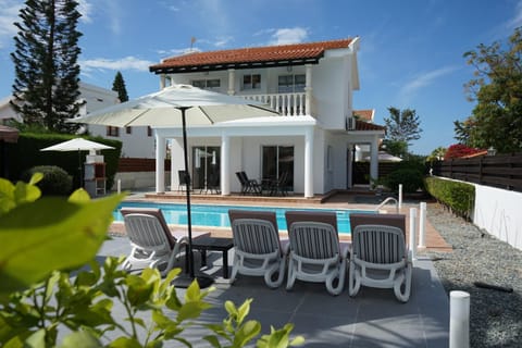 Balcony/Terrace, Swimming pool