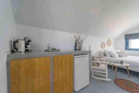 Jaccuzzi Romantic Suite in Firostefani,sea view! Apartment in Thera