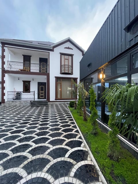 Property building, Day, Garden, Balcony/Terrace, Garden view, Swimming pool