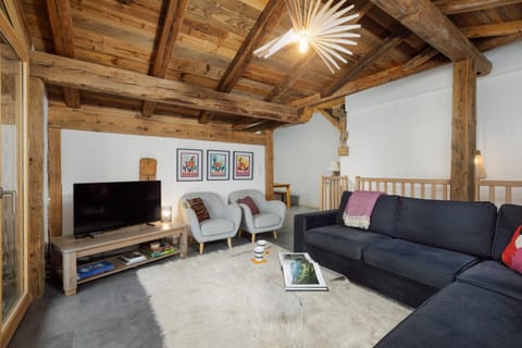 TV and multimedia, Seating area