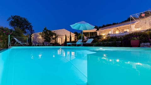 Property building, Pool view, Swimming pool, sunbed