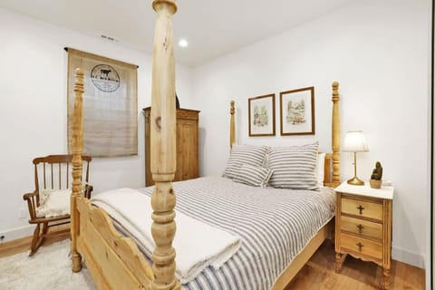 Pine Meadow Village Castle~ Incredible Chalet Home House in Big Bear