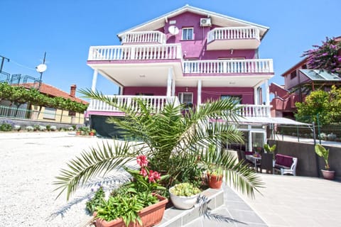 Property building, Balcony/Terrace, Area and facilities