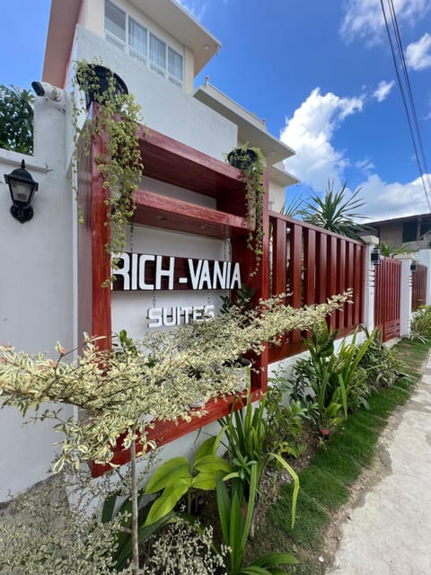 Property building, Property logo or sign, Street view