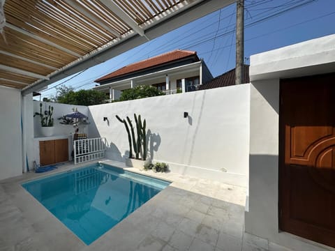 Villa Harmony Berawa Villa in North Kuta