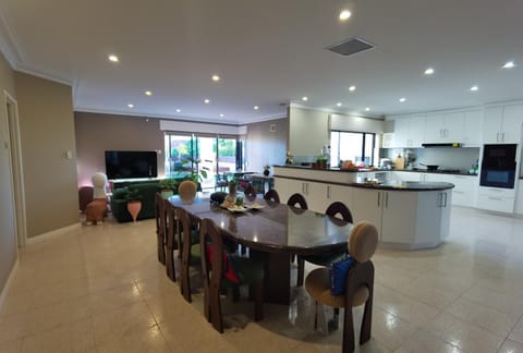 Living room, Area and facilities