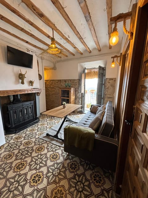Communal lounge/ TV room, TV and multimedia, Living room, Seating area