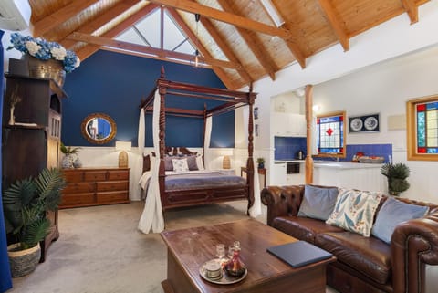 Bed, Photo of the whole room
