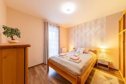 Bed, Bedroom, wardrobe