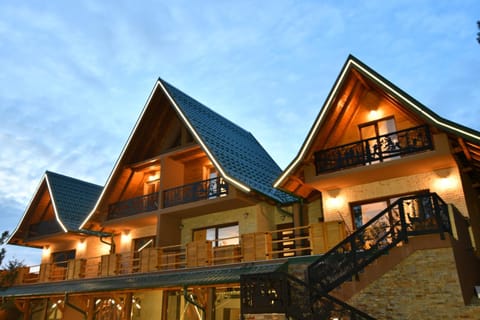 Brvnara Mont 2 Chalet in Zlatibor