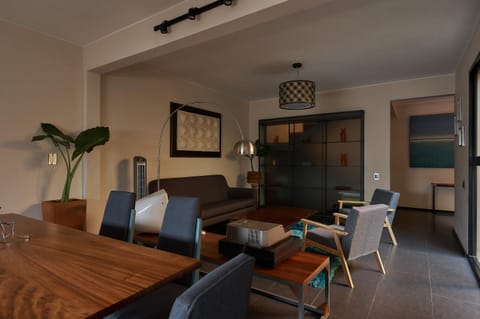 Living room, Dining area